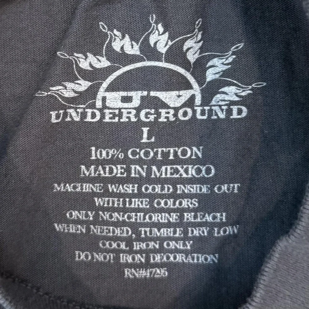 UV Underground Skull Graphic Tee Adult Size Large Gray Shirt Grunge Goth Y2K VTG